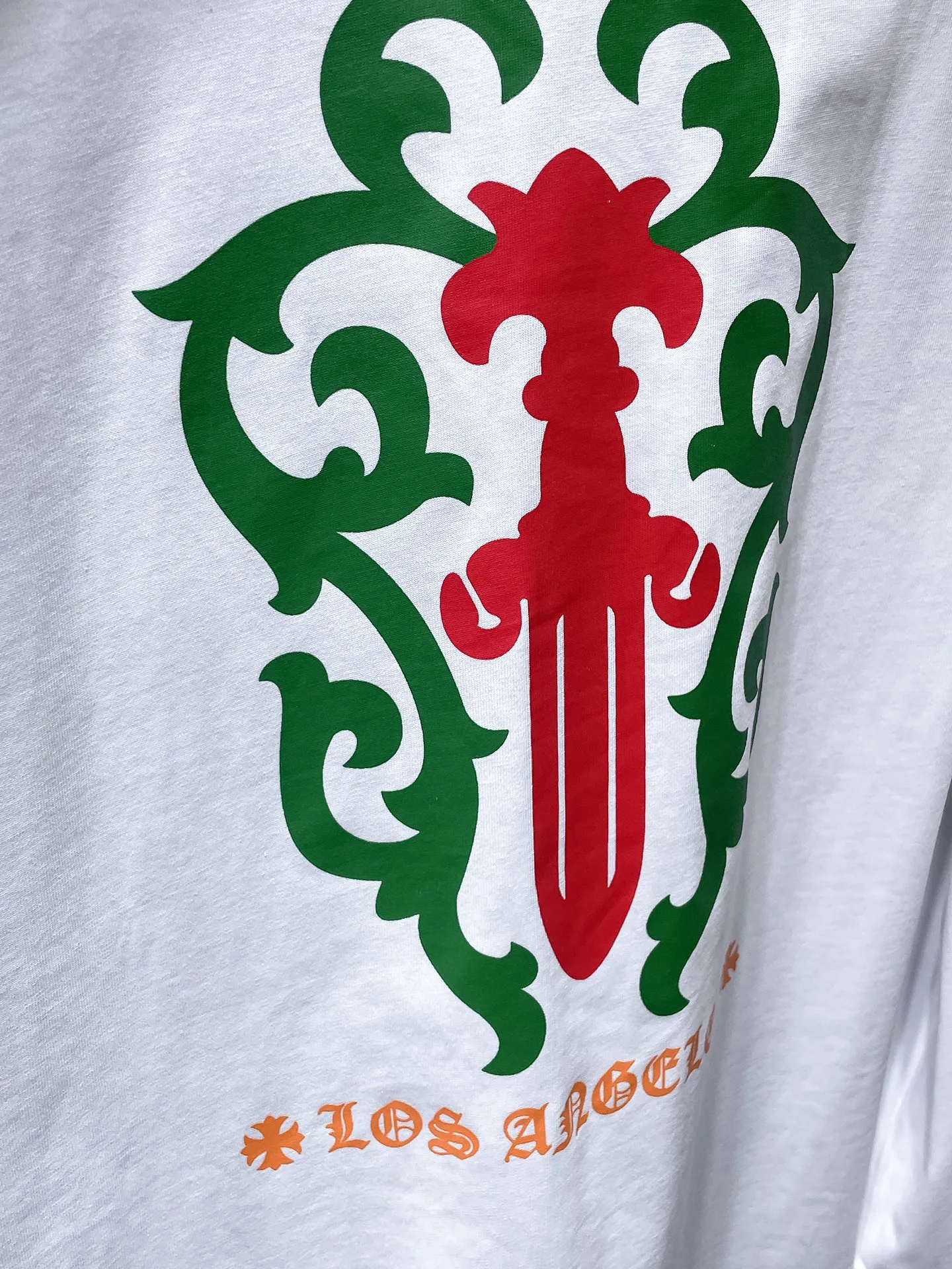 P160 Chrome Hearts🍁Long T series🍁 Available simultaneously at counters❤️ Chrome LA limited vine sword green floral arm long-sleeved T-shirt Imported environmentally friendly glue printing and dyeing Specially customized original 1:1 high weight comfortable fabric 🌈Recommended color: white black🌈 Size: S, M, L, XL